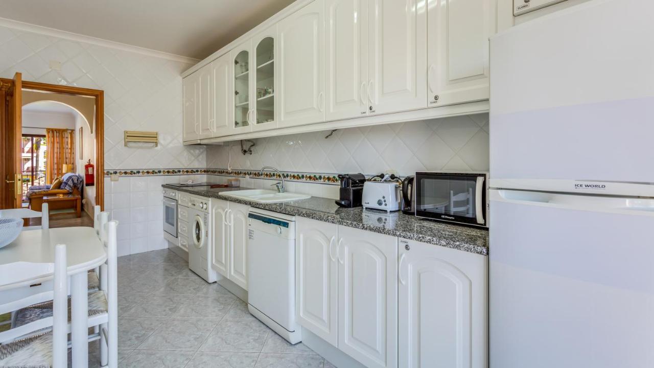 Serene Apartment W/ Balcony And Pool By Lovelystay كوارتيرا المظهر الخارجي الصورة