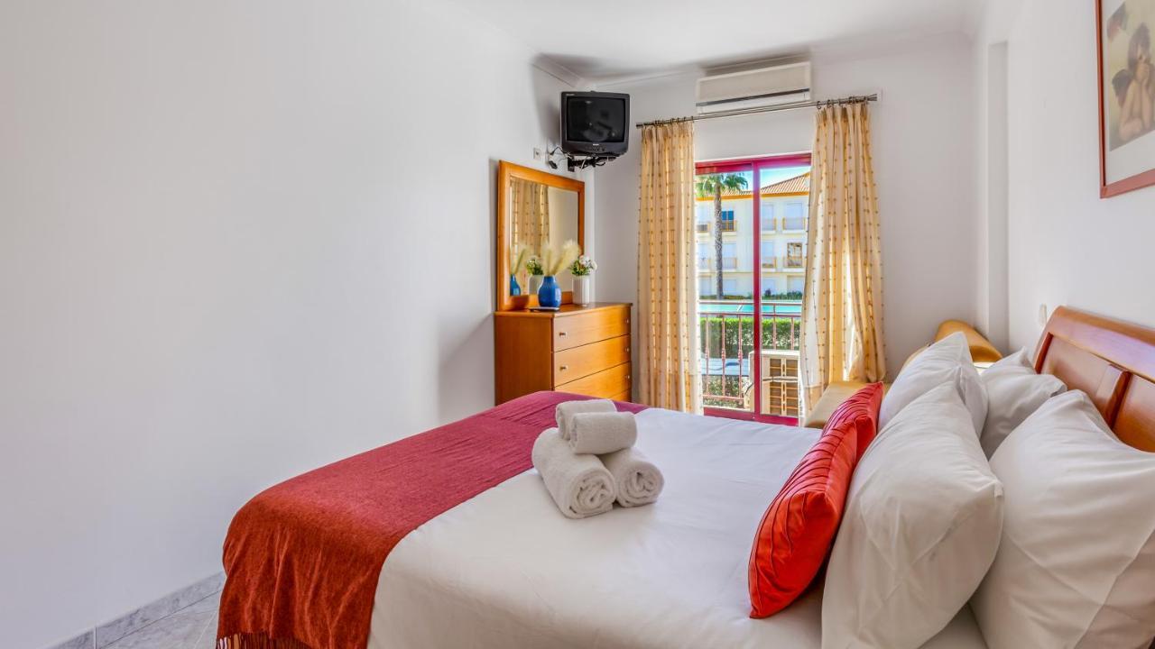Serene Apartment W/ Balcony And Pool By Lovelystay كوارتيرا المظهر الخارجي الصورة